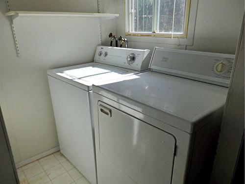 552039 Rr61, Rural Vermilion River, County Of, AB - Indoor Photo Showing Laundry Room