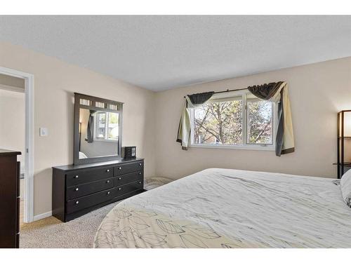 2905 54 Avenue, Lloydminster, AB - Indoor Photo Showing Bedroom
