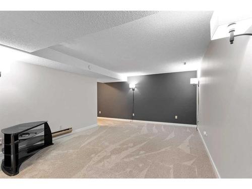 2905 54 Avenue, Lloydminster, AB - Indoor Photo Showing Other Room