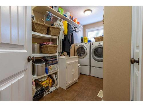 1114 25 Street, Wainwright, AB - Indoor Photo Showing Laundry Room