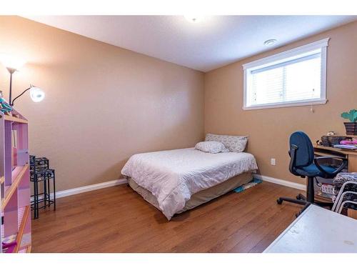 1114 25 Street, Wainwright, AB - Indoor Photo Showing Bedroom