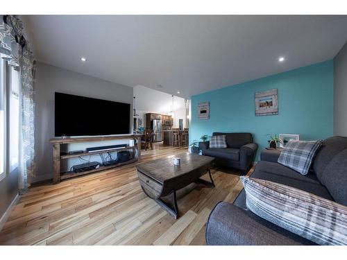 1804 61 Avenue, Lloydminster, AB - Indoor Photo Showing Living Room
