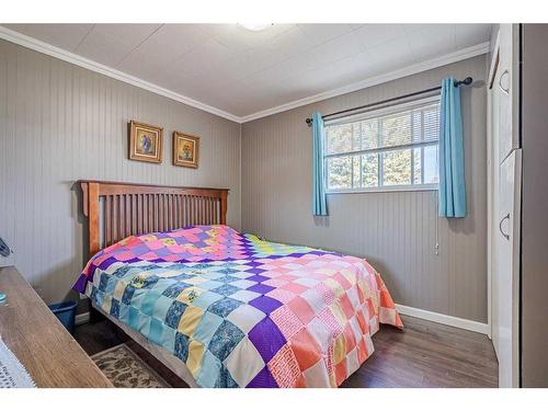 4837 50 Avenue, Kitscoty, AB - Indoor Photo Showing Bedroom