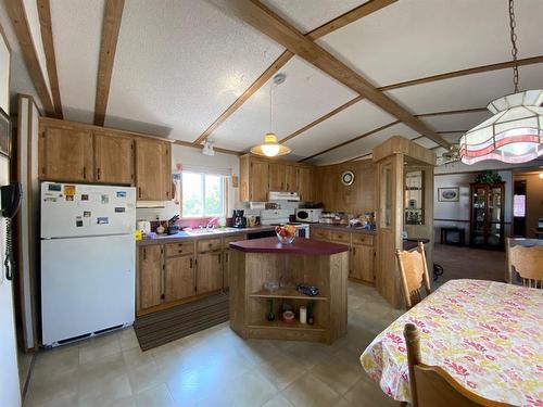 4812 50 Avenue, Mclaughlin, AB - Indoor