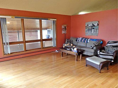 512059 Rr 64, Rural Vermilion River, County Of, AB - Indoor Photo Showing Living Room