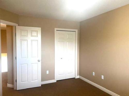 1-2614 11 Avenue, Wainwright, AB - Indoor Photo Showing Other Room