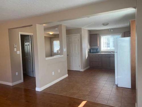 1-2614 11 Avenue, Wainwright, AB - Indoor Photo Showing Other Room