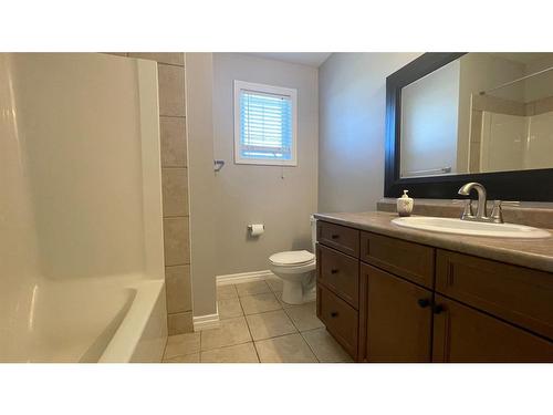 3-2602 11 Avenue, Wainwright, AB - Indoor Photo Showing Bathroom