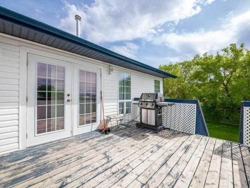 208 1St Street West, Marshall, SK - Outdoor With Deck Patio Veranda With Exterior