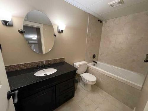 401-4102 69 Avenue, Lloydminster, AB - Indoor Photo Showing Bathroom
