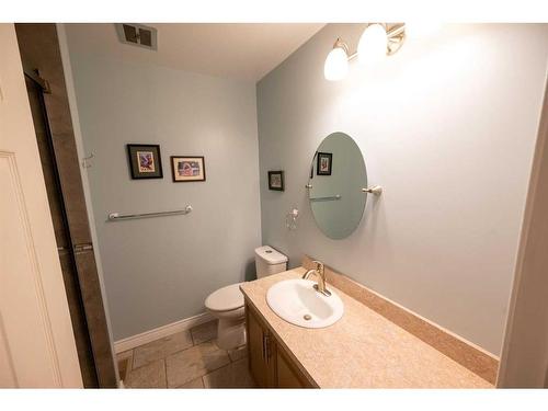 402 3Rd Street, Wainwright, AB - Indoor Photo Showing Bathroom