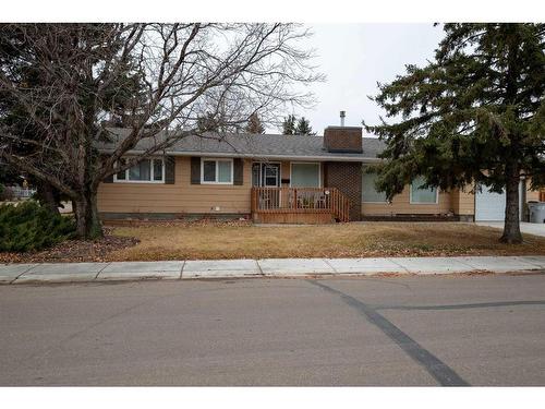 402 3Rd Street, Wainwright, AB - Outdoor With Facade