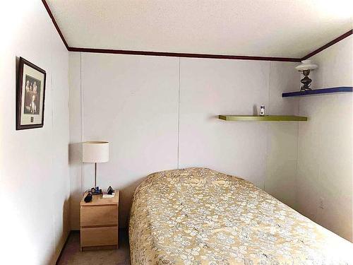 5107 40 Street, Provost, AB - Indoor Photo Showing Bedroom