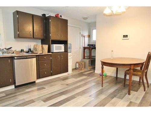 104 4 Street East, Lashburn, SK - Indoor Photo Showing Kitchen With Double Sink