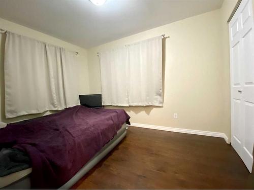 601 5Th Street South, Marwayne, AB - Indoor Photo Showing Bedroom
