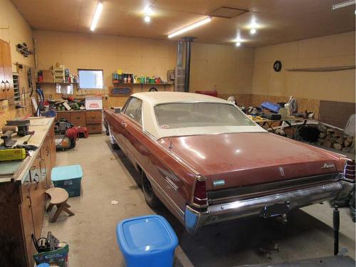 18 S 3 Street, Marwayne, AB - Indoor Photo Showing Garage