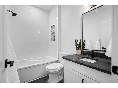 5913 13 Street, Lloydminster, AB - Indoor Photo Showing Bathroom