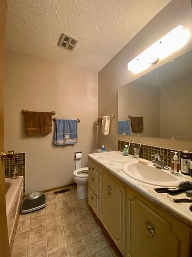 4716 55 Avenue, Provost, AB - Indoor Photo Showing Bathroom