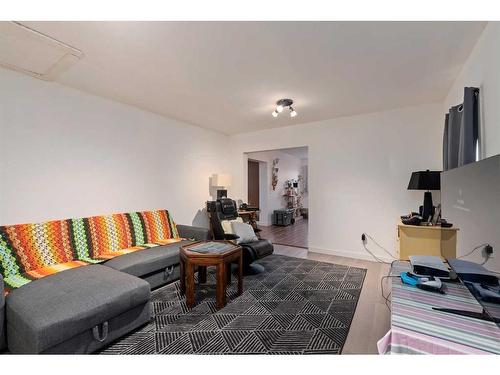 18 3 Street West, Marsden, SK - Indoor Photo Showing Living Room