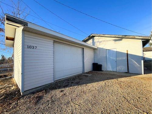 1037 17 Avenue, Wainwright, AB - Outdoor With Exterior