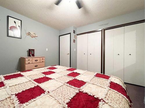 5123 55 Avenue, Edgerton, AB - Indoor Photo Showing Bedroom