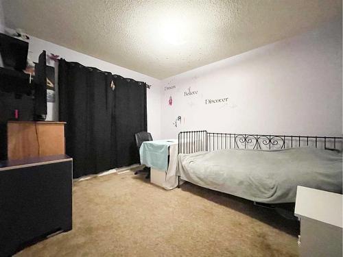 5123 55 Avenue, Edgerton, AB - Indoor Photo Showing Bedroom