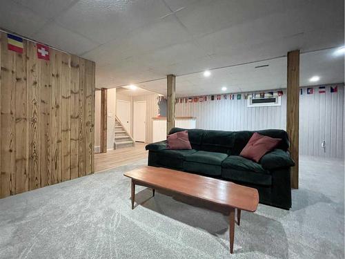 5123 55 Avenue, Edgerton, AB - Indoor Photo Showing Living Room