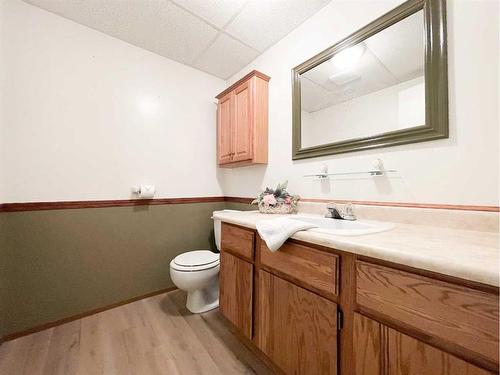 5123 55 Avenue, Edgerton, AB - Indoor Photo Showing Bathroom