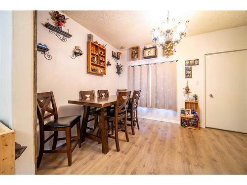 1121 4 Avenue, Wainwright, AB - Indoor Photo Showing Dining Room