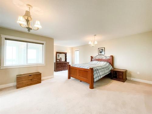 445066 Rng Rd 44, Rural Wainwright No. 61, M.D. Of, AB - Indoor Photo Showing Bedroom