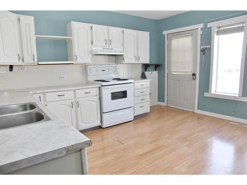 107 1St Avenue West, Marsden, SK - Indoor Photo Showing Kitchen With Double Sink