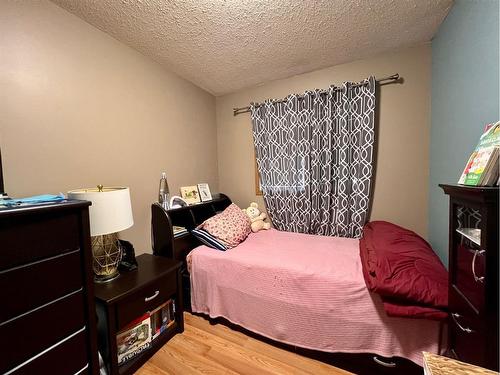 5127 56 Avenue, Edgerton, AB - Indoor Photo Showing Bedroom