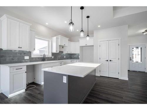 7302 37 Street Close, Lloydminster, AB - Indoor Photo Showing Kitchen With Upgraded Kitchen
