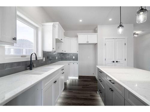 7302 37 Street Close, Lloydminster, AB - Indoor Photo Showing Kitchen With Upgraded Kitchen