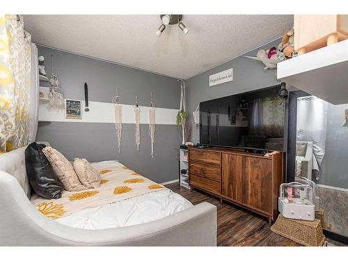 5514 38 Street, Lloydminster, AB - Indoor Photo Showing Bedroom