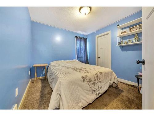 101 6 Avenue, Lashburn, SK - Indoor Photo Showing Bedroom
