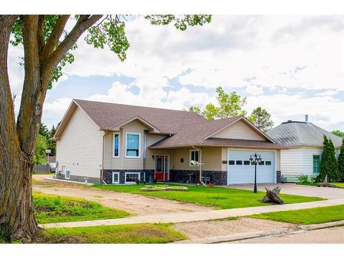 909 8 Avenue, Wainwright, AB - Outdoor With Facade