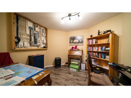 909 8 Avenue, Wainwright, AB - Indoor