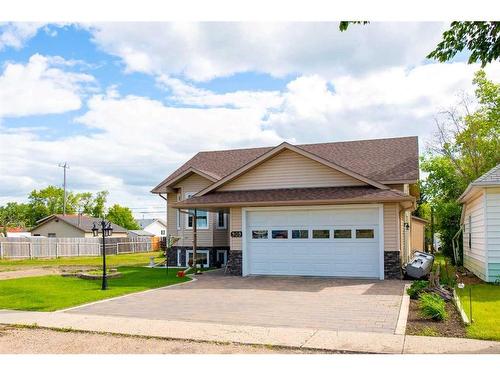 909 8 Avenue, Wainwright, AB - Outdoor