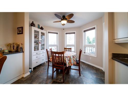 909 8 Avenue, Wainwright, AB - Indoor Photo Showing Dining Room