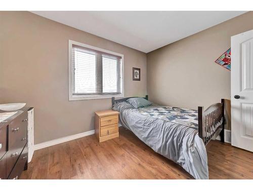 402 4Th Avenue Close, Maidstone, SK - Indoor Photo Showing Bedroom