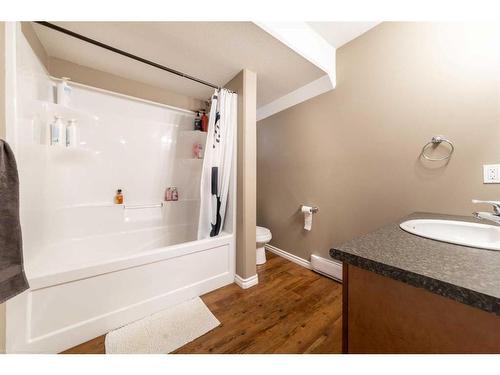402 4Th Avenue Close, Maidstone, SK - Indoor Photo Showing Bathroom