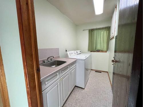 Sk Se 14-53-23W3, St. Walburg, SK - Indoor Photo Showing Laundry Room