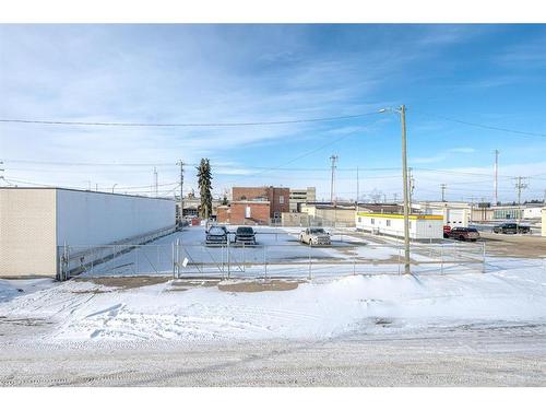 4901-4911 50 Street, Lloydminster, SK 