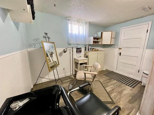 406 Railway Avenue, Paradise Valley, AB - Indoor Photo Showing Other Room