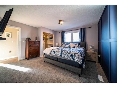 314 15 Street, Wainwright, AB - Indoor Photo Showing Bedroom