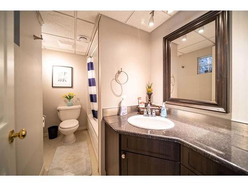 314 15 Street, Wainwright, AB - Indoor Photo Showing Bathroom