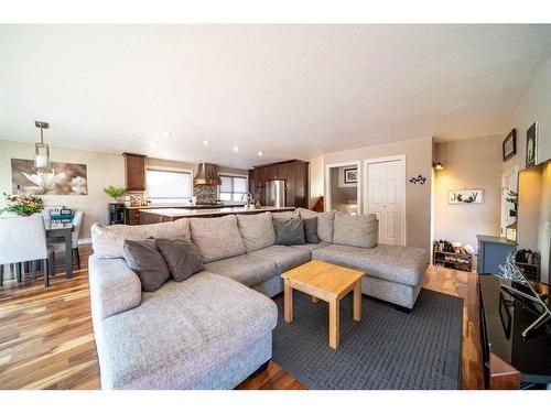 314 15 Street, Wainwright, AB - Indoor Photo Showing Living Room