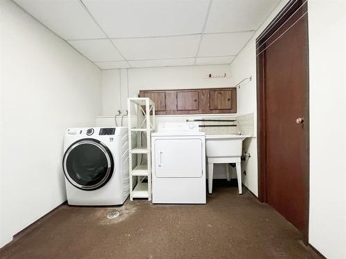 4432 56 Avenue, Provost, AB - Indoor Photo Showing Laundry Room