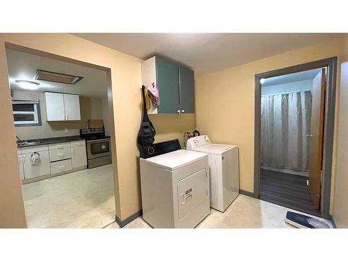 1113 4Th Avenue, Wainwright, AB - Indoor Photo Showing Laundry Room